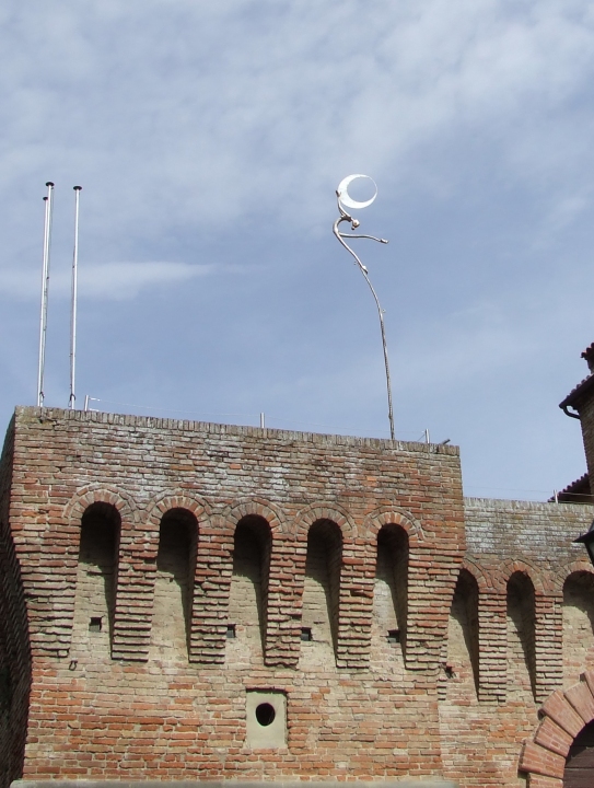 Giocando con la luna alla Rocca di Bagnara